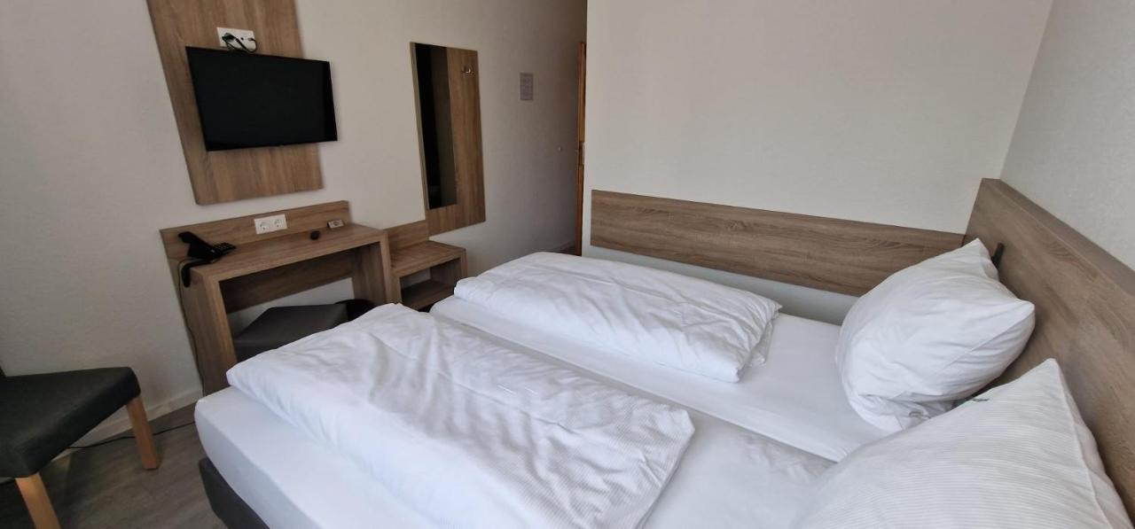 Hotel Ladage Frankfurt pe Main Exterior foto